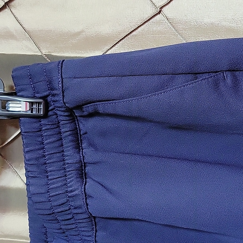 EUC- Banana Republic Pull-on Sateen Cargo Jogger - Picture 4 of 7